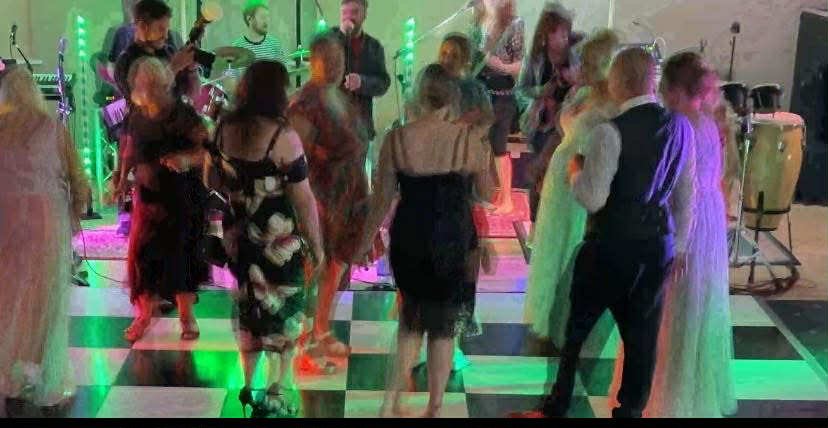 8c64792e-983d-4aee-9aeb-67a33bee4042